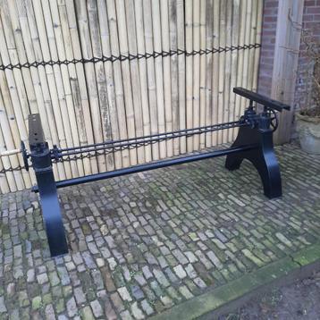verstelbaar/opdraaibaar tafelonderstel Atlanta beschikbaar voor biedingen