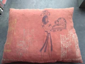kussen Egypte disponible aux enchères