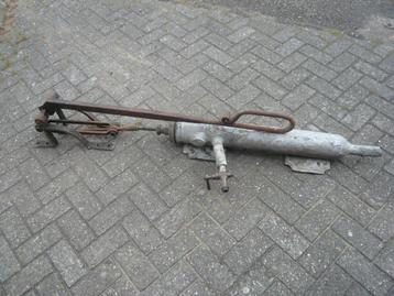 Grote antieke waterpomp € 75.00 beschikbaar voor biedingen