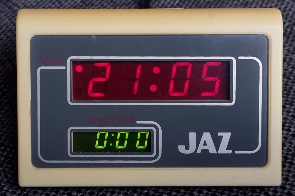 ② 1988 Réveil vintage JAZ sur secteur 220V Sanyo LM8365 — Antiquités