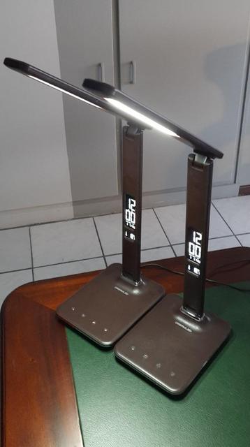 2X bureaulamp dreamled met klok en USB 