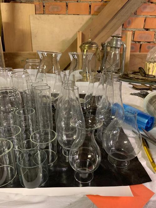 Veel verschillende olielamp glazen modellen en maten, Antiek en Kunst, Antiek | Verlichting, Ophalen of Verzenden