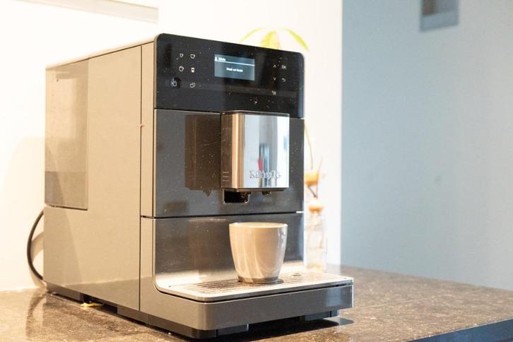 Machine à expresso très silencieuse MIELE CM5315, Electroménager, Cafetières, Comme neuf, Café moulu, Café en grains, Machine à espresso