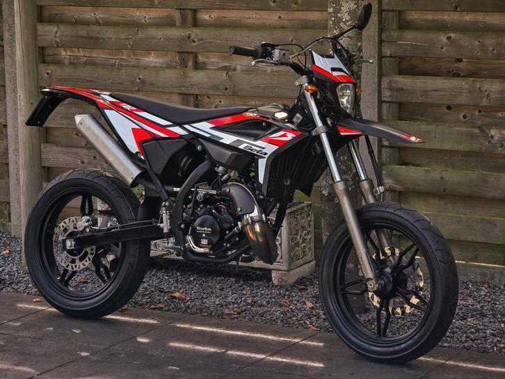 Beta RR 50 Motard 2023, Fietsen en Brommers, Brommers | Crossbrommers, Zo goed als nieuw, Derbi, Ophalen