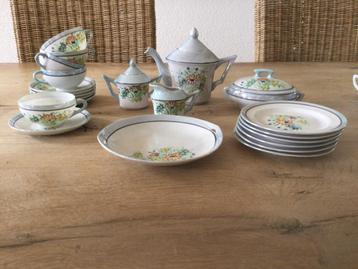 Oud Speelgoed servies in porcelein beschikbaar voor biedingen