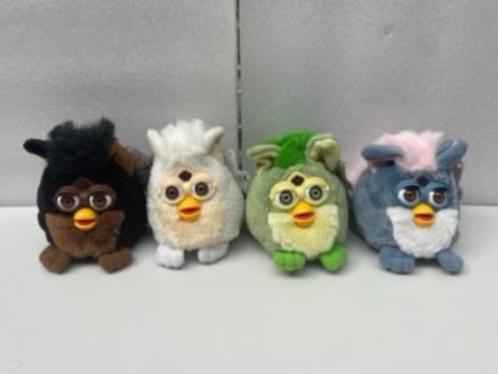 4 objets de collection Furby Buddies NOUVEAU, Enfants & Bébés, Jouets | Peluches, Neuf, Grenouille, Enlèvement