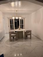 Ronde tafel, plus drie designstoelen, Huis en Inrichting, Tafels | Eettafels, Design, Rond, Ophalen of Verzenden, Zo goed als nieuw