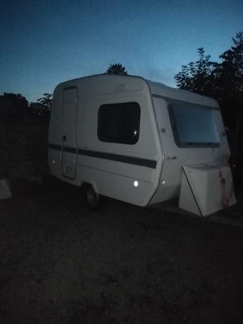 Caravane 740 kg polyester, Caravans en Kamperen, Caravans, Particulier, Overige, Overige, Ophalen