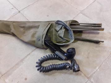 Vietnam War USA - 1967 US Army : Radio Antenna, bag, handset beschikbaar voor biedingen