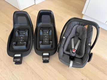 2 x Maxi-Cosi 2wayFix + 1x Maxi-Cosi Pebble Plus beschikbaar voor biedingen