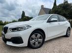 BMW 118i Automaat*Mod 23*69211km*Garantie*20950€, Auto's, Wit, 3 cilinders, https://public.car-pass.be/vhr/cfb07727-65a1-4ebd-9862-c2b903cb4a46