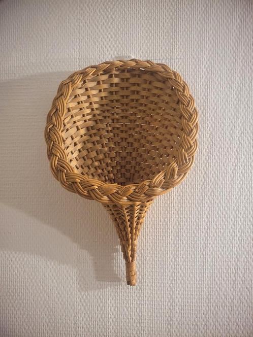 Hangende rieten kegel, Huis en Inrichting, Woonaccessoires | Droogbloemen, Gebruikt, Ophalen of Verzenden