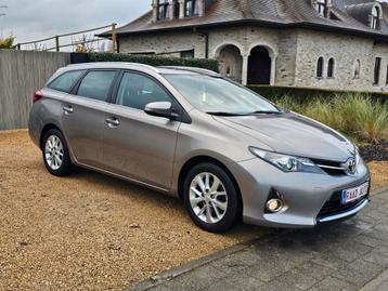 Toyota auris 1.4 d4d  / 66kw / 2014 / 1ère main/ camera GPS  disponible aux enchères