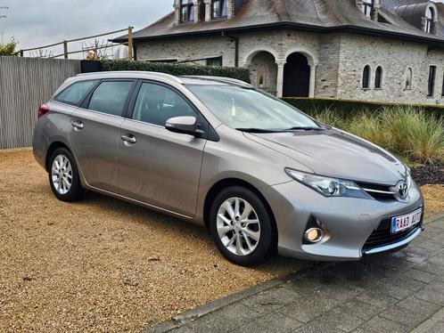 Toyota auris 1.4 d4d  / 66kw / 2014 / 1ère main/ camera GPS, Autos, Toyota, Entreprise, Achat, Auris, Diesel, Euro 5, Break, 5 portes