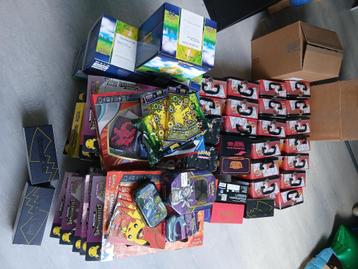 Pokemon lot lege etb's + boxen + 700 kaarten beschikbaar voor biedingen