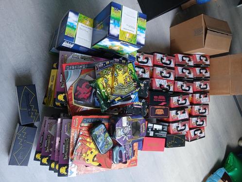 Pokemon lot lege etb's + boxen + 700 kaarten, Hobby en Vrije tijd, Verzamelkaartspellen | Pokémon, Zo goed als nieuw, Meerdere kaarten