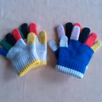 Twee paar handschoenen: 6- 12 jaar (rekbaar), Kinderen en Baby's, Kinderkleding | Mutsen, Sjaals en Handschoenen, Ophalen of Verzenden