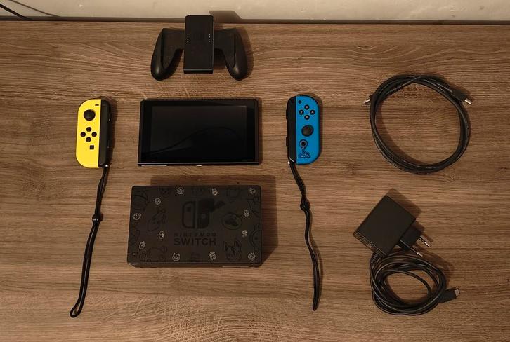 Nintendo Switch Fortnite Special Edition in zeer goede staat, Games en Spelcomputers, Spelcomputers | Nintendo Switch, Zo goed als nieuw
