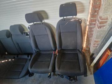 vw golf 5, v 3deurs grijs interieur in goede staat beschikbaar voor biedingen