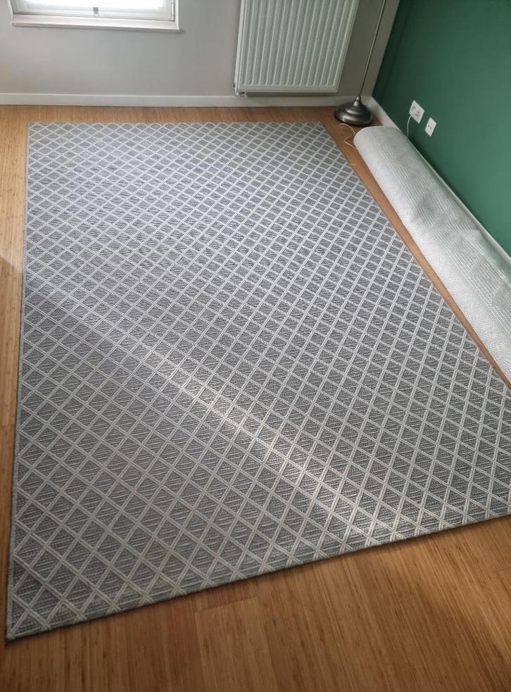 Tapijt, Huis en Inrichting, Stoffering | Tapijten en Vloerkleden, Zo goed als nieuw, 150 tot 200 cm, 200 cm of meer, Wit, Grijs