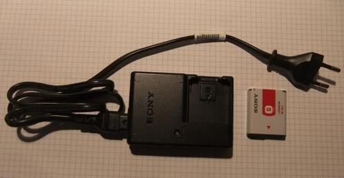 Sony BC-CSGD Adapter inclusief Batterij., Audio, Tv en Foto, Opladers, Zo goed als nieuw, Ophalen of Verzenden