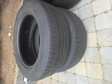 2 banden beschikbaar voor biedingen