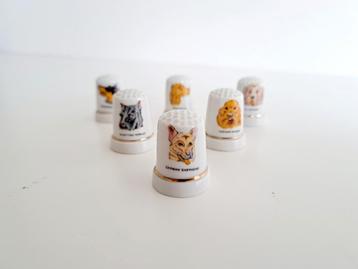 6 vingerhoedjes met hondjes beschikbaar voor biedingen