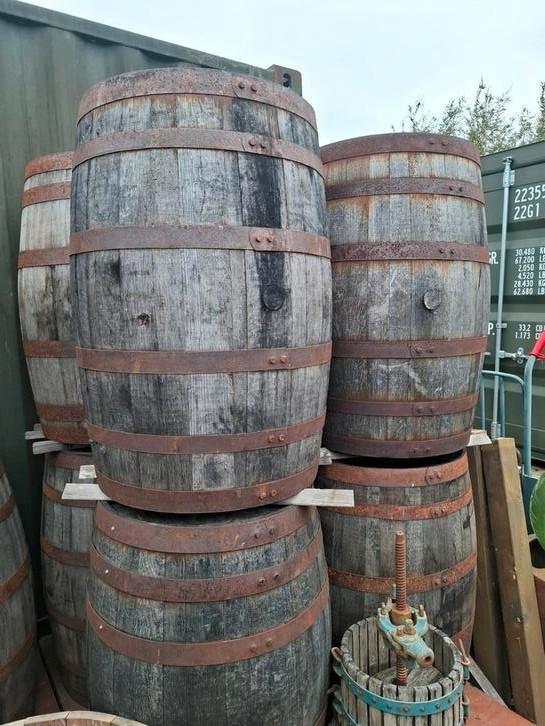 Whiskey tonnen 180l als waterton of bloembak enz, Tuin en Terras, Regentonnen, Zo goed als nieuw, Ophalen