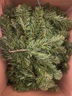 Kerstboom en versieringen, Enlèvement