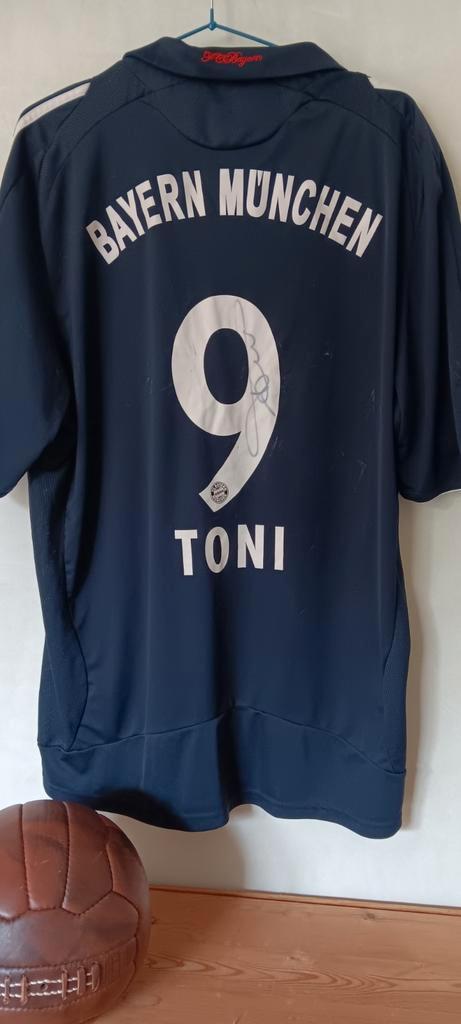 Gesigneerd voetbalshirt Luca Toni Bayern Munchen 2006, Verzamelen, Sportartikelen en Voetbal, Shirt, Ophalen of Verzenden
