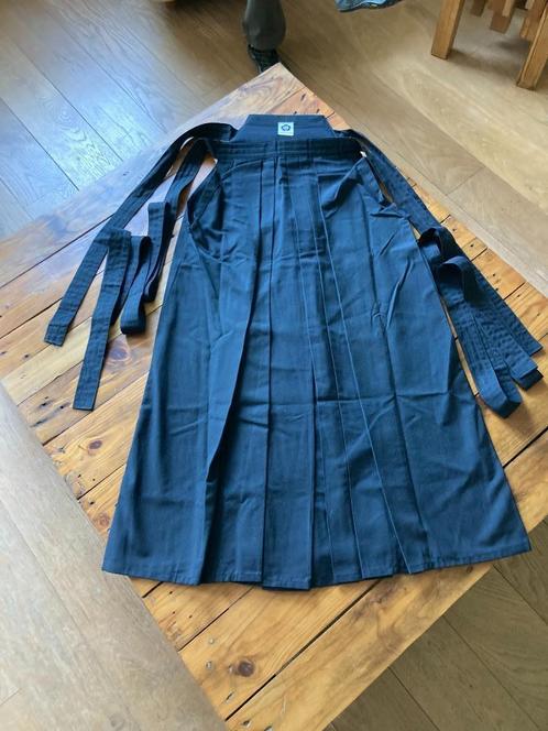 Echte Hakama Aîkido Aïkikaï Isami zwart voor heren, Sport en Fitness, Vechtsporten en Zelfverdediging, Zo goed als nieuw, Aikido
