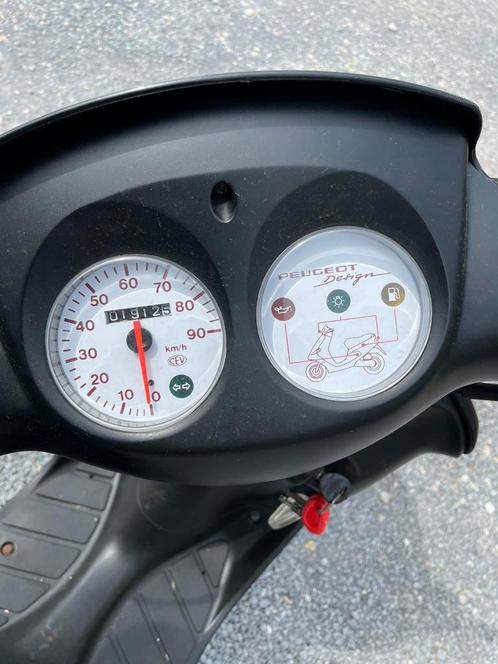 Scooter met wienig km, Fietsen en Brommers, Brommers | Peugeot, Zo goed als nieuw, Ophalen