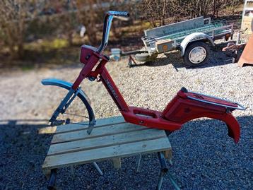 Onderstel Peugeot 102 beschikbaar voor biedingen
