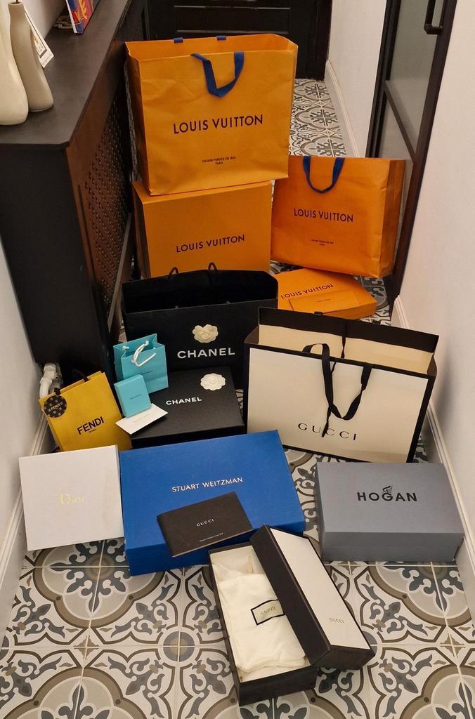 Tassen en dozen van mooie merken (Chanel, Gucci, Dior, enz), Divers, Emballage cadeau, Enlèvement ou Envoi