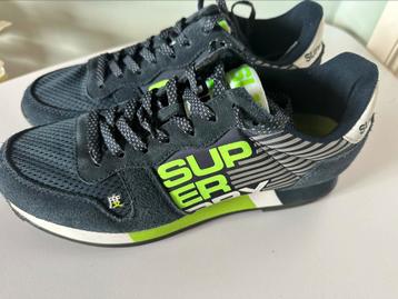 Mooie Superdry sneakers beschikbaar voor biedingen