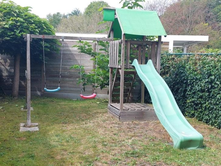Speeltoestel met 2 schommels, huisje met glijbaan,..., Kinderen en Baby's, Speelgoed | Buiten | Speeltoestellen, Gebruikt, Glijbaan