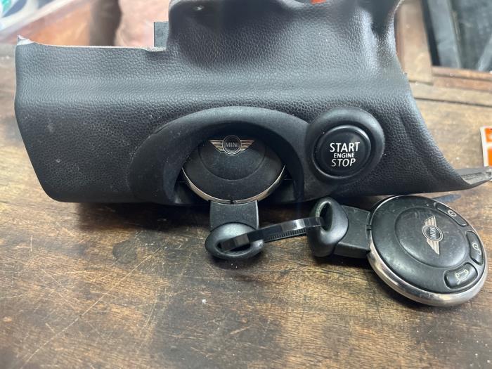 Kontaktslot + Sleutel van een Mini Cooper, Auto-onderdelen, Overige Auto-onderdelen, Mini, Gebruikt, 3 maanden garantie, Ophalen of Verzenden