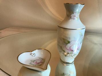 Limoges porselein, klein vaasje 14cm en hartje 2st, Antiek en Kunst, Antiek | Keramiek en Aardewerk, Ophalen