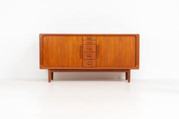 Uitzonderlijk vintage dressoir van Svend Dyrlund beschikbaar voor biedingen