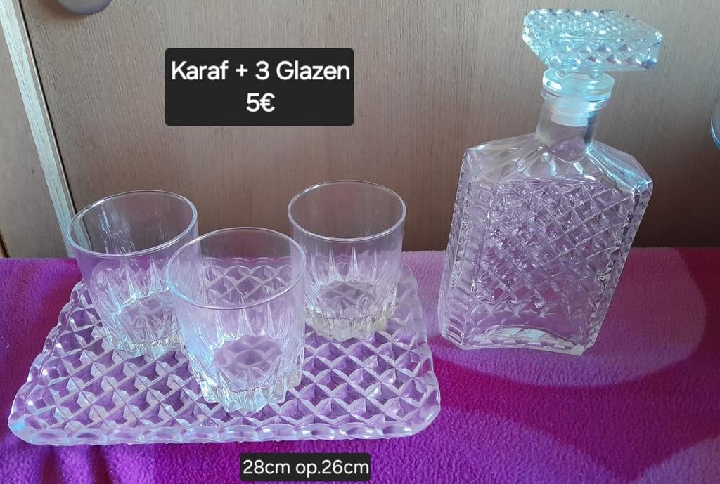 Karaf met 3 glazen, Ophalen