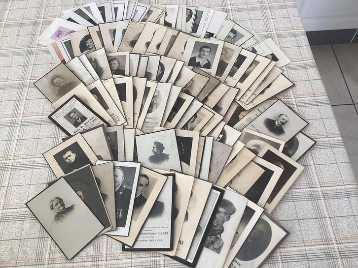 Doodsprentjes oud model provincie Limburg, met foto,100 stuk, Verzamelen, Bidprentjes en Rouwkaarten, Rouwkaart, Ophalen of Verzenden