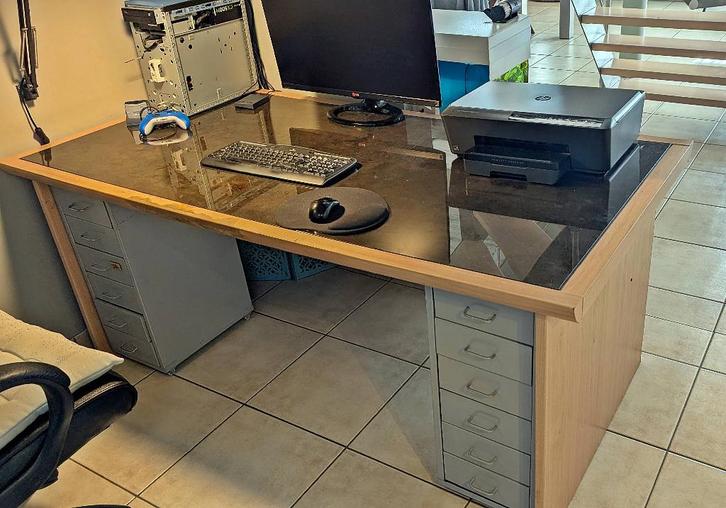 Bureau 180cm L x 90cm  B en 75cm  H, Huis en Inrichting, Bureaus, Gebruikt, Bureau, Ophalen