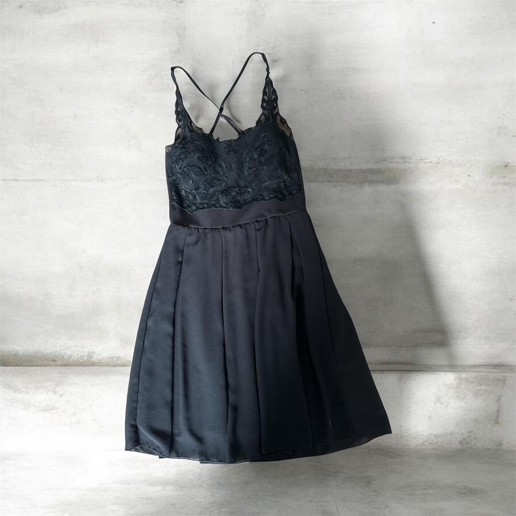 Zwart kleedje met bloemenbovenkant - Maat S, Overige typen, Verzenden, Zwart, Maat 36 (S)