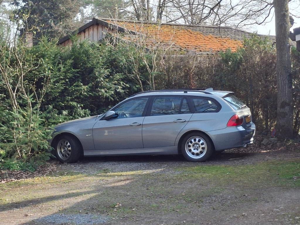 Bmw serie 3 touring 2.0D 150ch, Autos, BMW, Particulier, Série 3, Diesel, Euro 4, Break, 5 portes, Boîte manuelle, Bleu, Gris