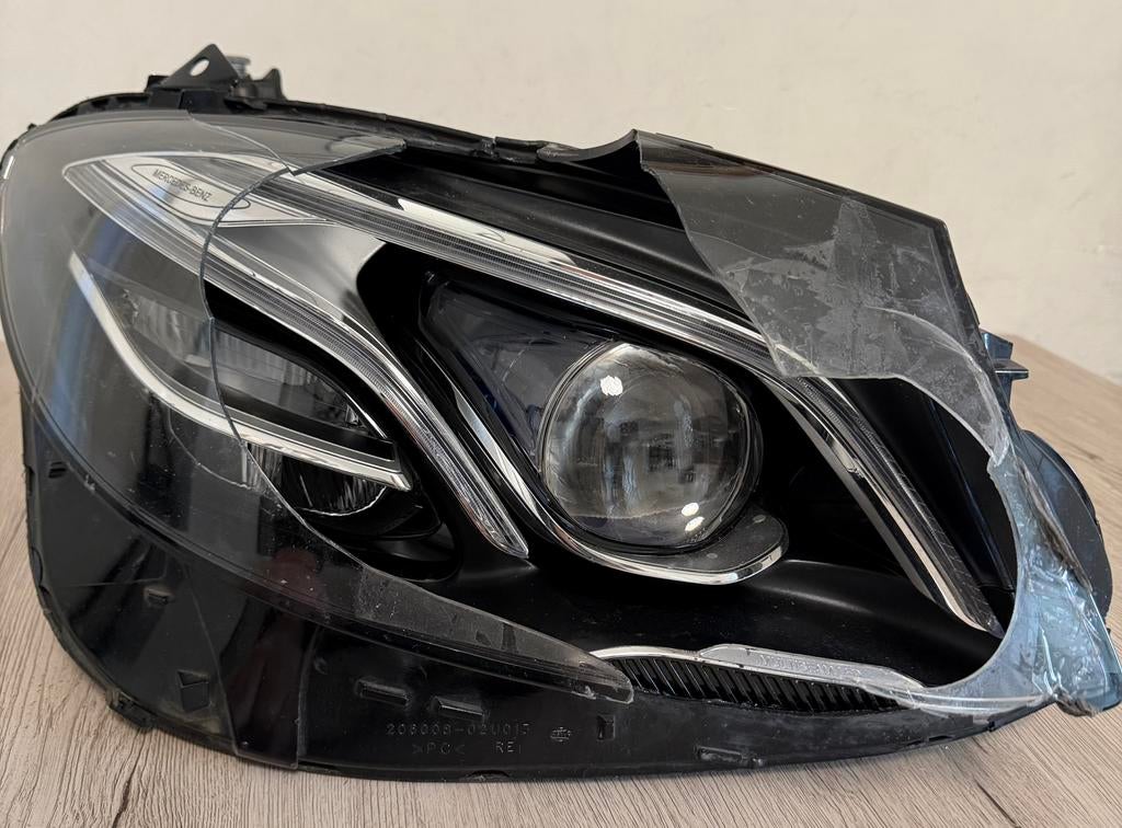 Phare LED mercedes E-class, Autos : Pièces & Accessoires, Enlèvement, Utilisé, Mercedes-Benz