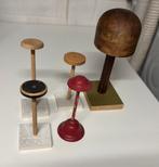 Antieke houten hoedenmal en 4 hoedenstaanders, Ophalen