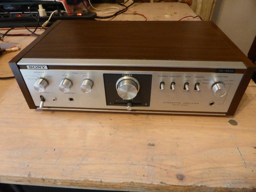 versterker sony TA-1010 in goede werkende staat, Ophalen of Verzenden, Gebruikt, Sony