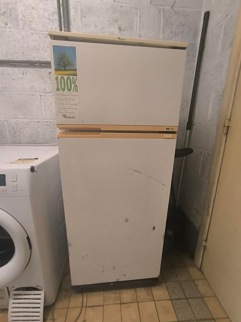 Frigo congélateur et un congélateur bahu, Electroménager, Réfrigérateurs & Frigos, Utilisé, Avec congélateur séparé, 75 à 100 litres