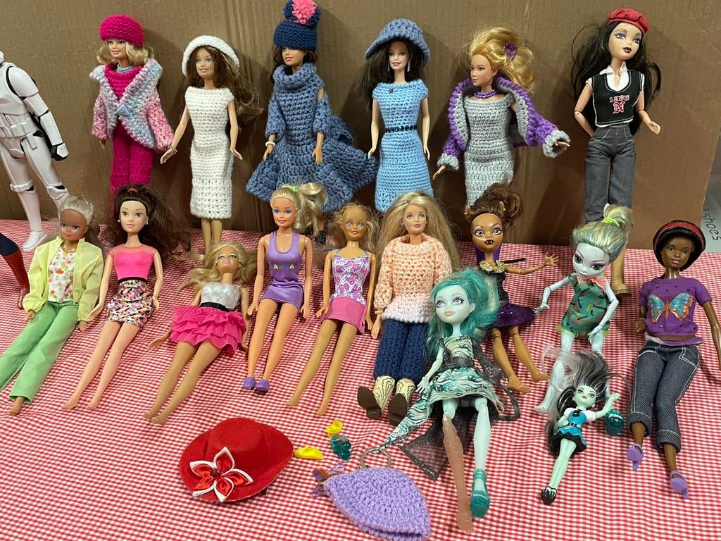 Barbie 16 Stuks, Enlèvement, Comme neuf, Barbie