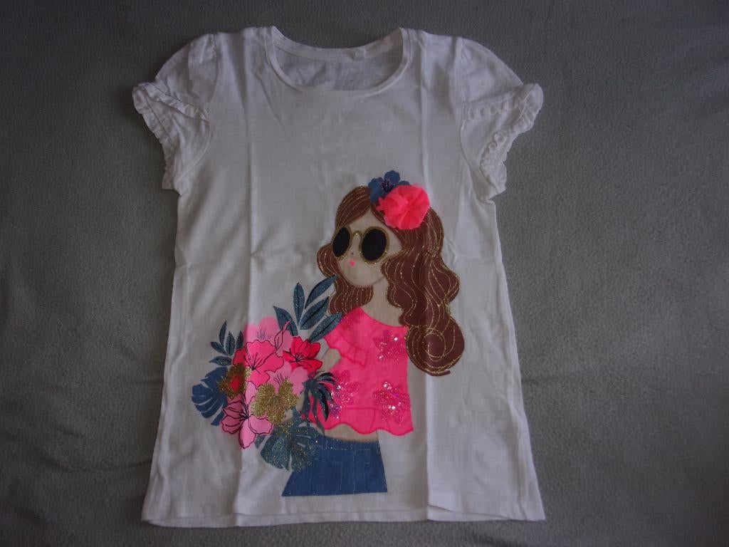 Heel mooi meisjes t - shirt. Maat 140, Kinderen en Baby's, Kinderkleding | Maat 140, C&A, Meisje, Ophalen of Verzenden, Zo goed als nieuw